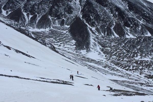 “Nos preocupa la alta circulación de personas en la montaña y el alto riesgo de avalanchas”, dijo Sebastián Beltrame