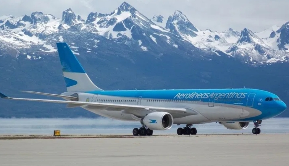 Atención: Aerolíneas Argentinas reprogramó 3 vuelos hacia Tierra del Fuego