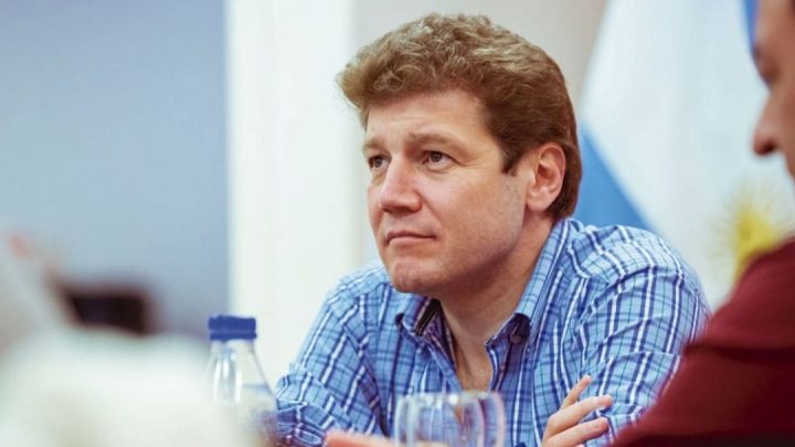 “Se le descontroló”: De un gobierno relajado a una cuarentena estricta en tan solo tres semanas
