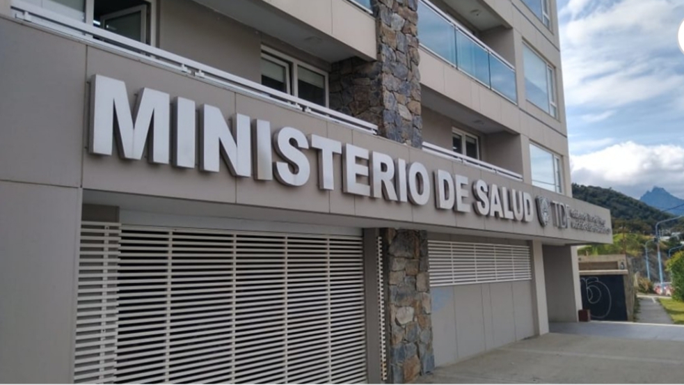 Salud ya no hisopará a personas con síntomas si conviven con casos confirmados de COVID-19