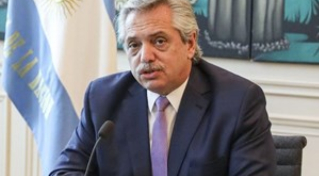 Denuncian penalmente a Alberto Fernández por prohibir las reuniones familiares