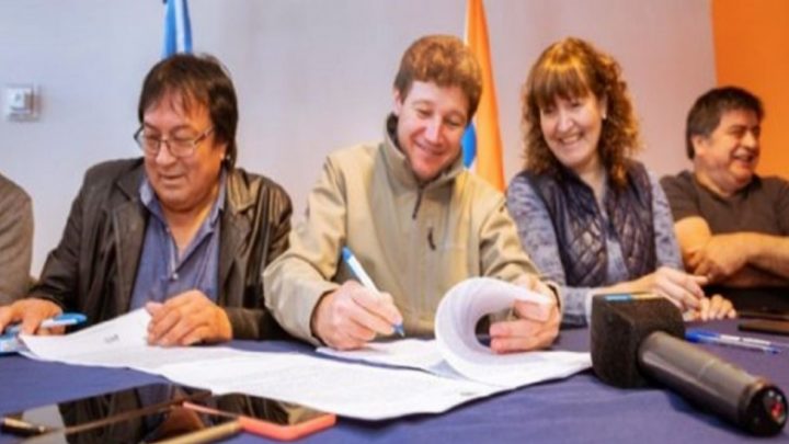 El peor acuerdo salarial de la historia, estatales denuncian que cobraron menos