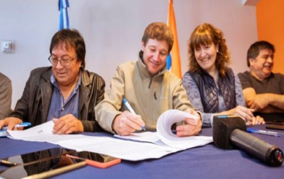 El peor acuerdo salarial de la historia, estatales denuncian que cobraron menos El peor acuerdo salarial de la historia, estatales denuncian que cobraron menos