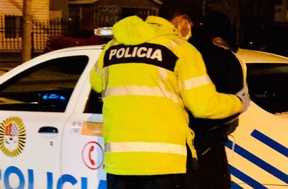 Entraron a robar a una vivienda y el dueño los saco a palazos Entraron a robar a una vivienda y el dueño los saco a palazos