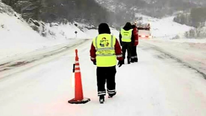 Dos policías atropellados en controles preventivos en Ushuaia