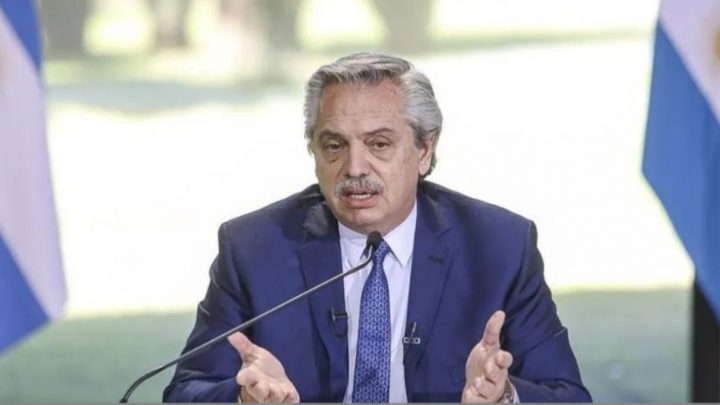 Alberto Fernández: «La radio siempre fue una compañía para mí»