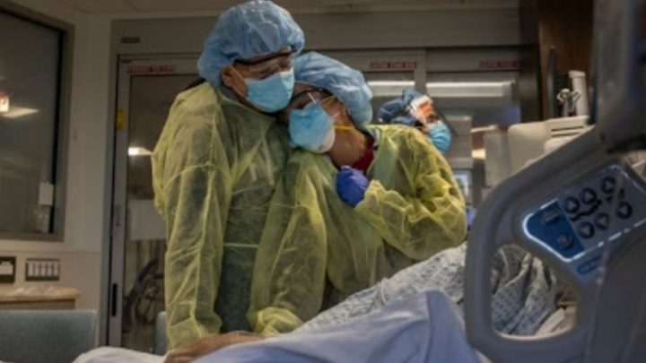 Desde hoy los pacientes críticos con coronavirus podrán ser acompañados