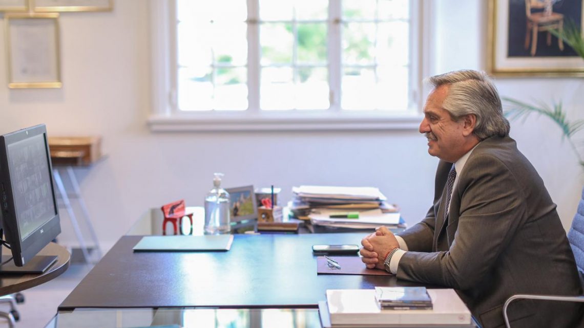 Alberto Fernández: “El esfuerzo que han hecho los trabajadores de la sanidad ha sido inmenso”