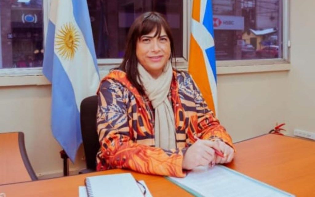 EN EL GABINETE DE MELELLA SE ENTUSIASMAN CON CONSTRUIR EL PRIMER BARRIO TRANS DEL IPV