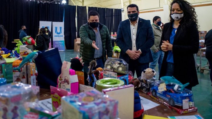WALTER VUOTO ACOMPAÑÓ EL ARMADO DE LOS KITS PARA LOS NIÑOS Y NIÑAS DE LA CIUDAD