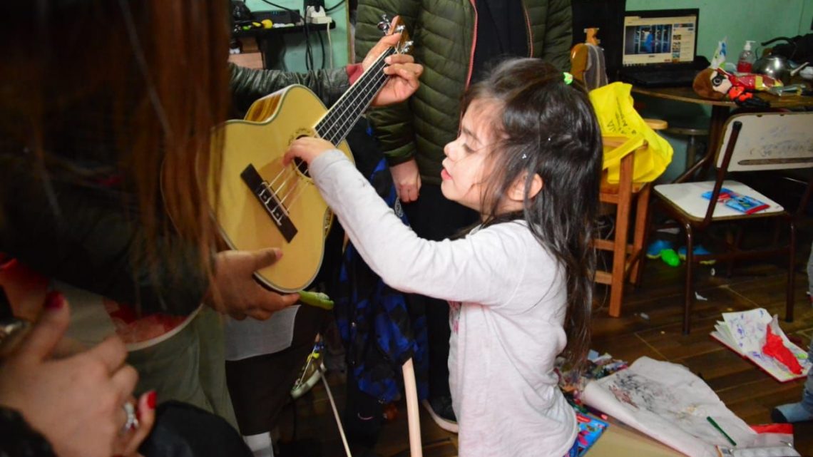 LA MUNICIPALIDAD DE USHUAIA COMENZÓ LA ENTREGA DE REGALOS POR EL MES DE LAS INFANCIAS A NIÑOS Y NIÑAS DE LA CIUDAD