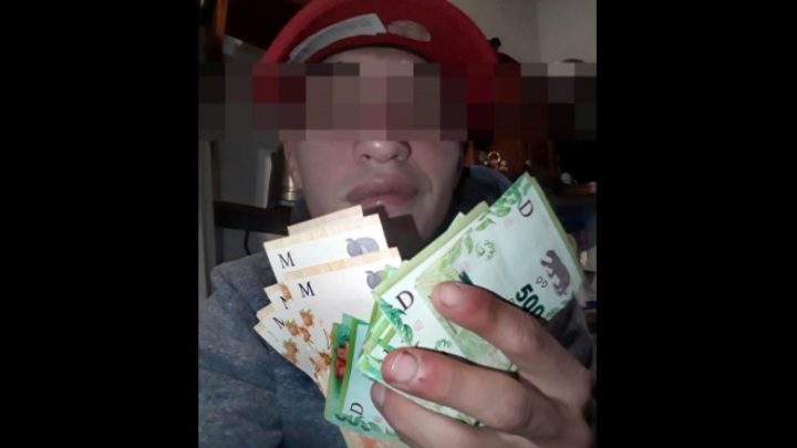 “Titi”, el ladrón que mató a una jubilada, se sacó una selfie con plata robada y confesó: “Me mandé la cagada del año”