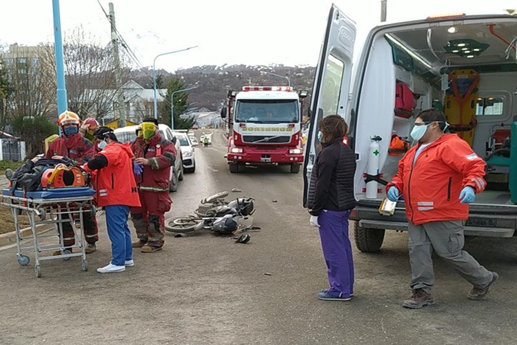 Choque en Yaganes y Deloqui un motociclista lesionado Choque en Yaganes y Deloqui un motociclista lesionado