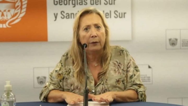 Adriana Chapperon: “Con el COE nos planteamos hasta cuando podemos seguir tomando medidas restrictivas si no se están cumpliendo”