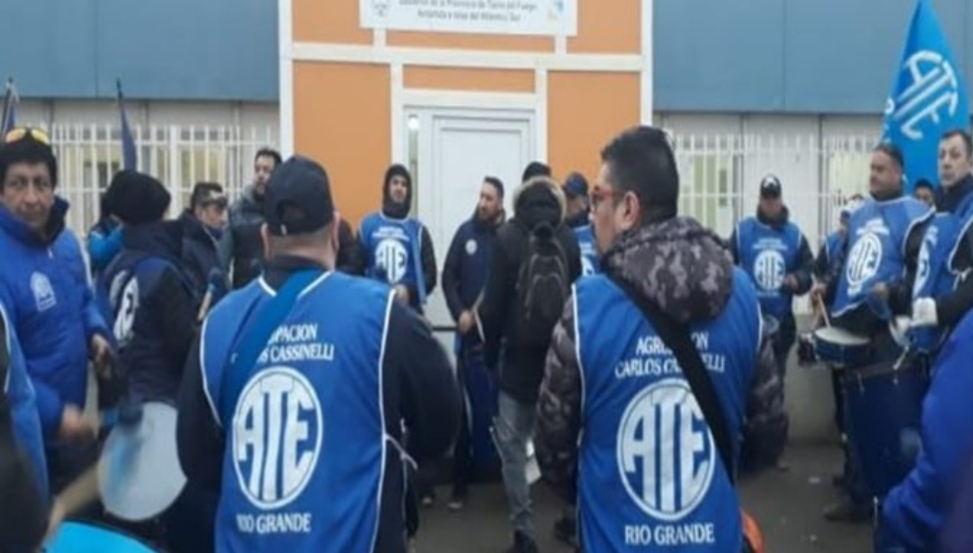 Aumento salarial en IPV y OSEF, para ATE los empleados mienten Aumento salarial en IPV y OSEF, para ATE los empleados mienten