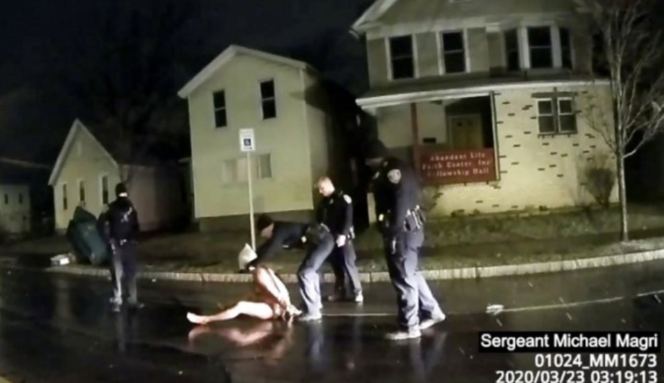 Encapuchado y esposado: nuevo asesinato policial racista en Estados Unidos