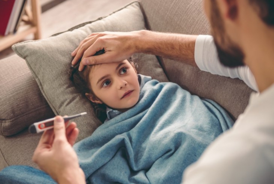 Niños con síntomas de COVID-19: cómo distinguir si tienen coronavirus, gripe o resfrío