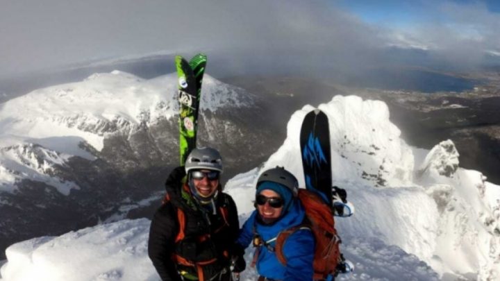 Aventura extrema: Escalaron el Monte Olivia y descendieron esquiando