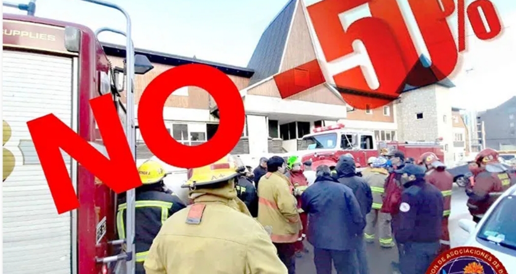 Bomberos se oponen a la iniciativa del Gobierno de descontar el 50% del subsidio en 2021 Bomberos se oponen a la iniciativa del Gobierno de descontar el 50% del subsidio en 2021