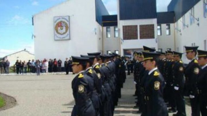 Todos los cadetes de la Escuela de Policía recibieron el alta de COVID-19