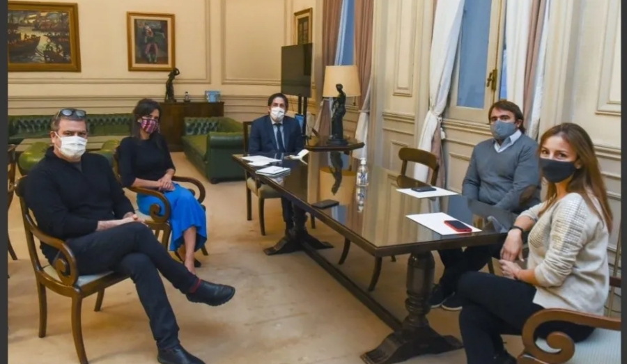 Clases en plazas y espacios públicos, el nuevo plan del gobierno porteño Clases en plazas y espacios públicos, el nuevo plan del gobierno porteño