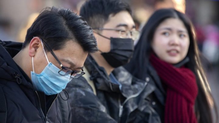 Alerta en China: una bacteria escapó de un laboratorio y ya hay más de 3.000 enfermos