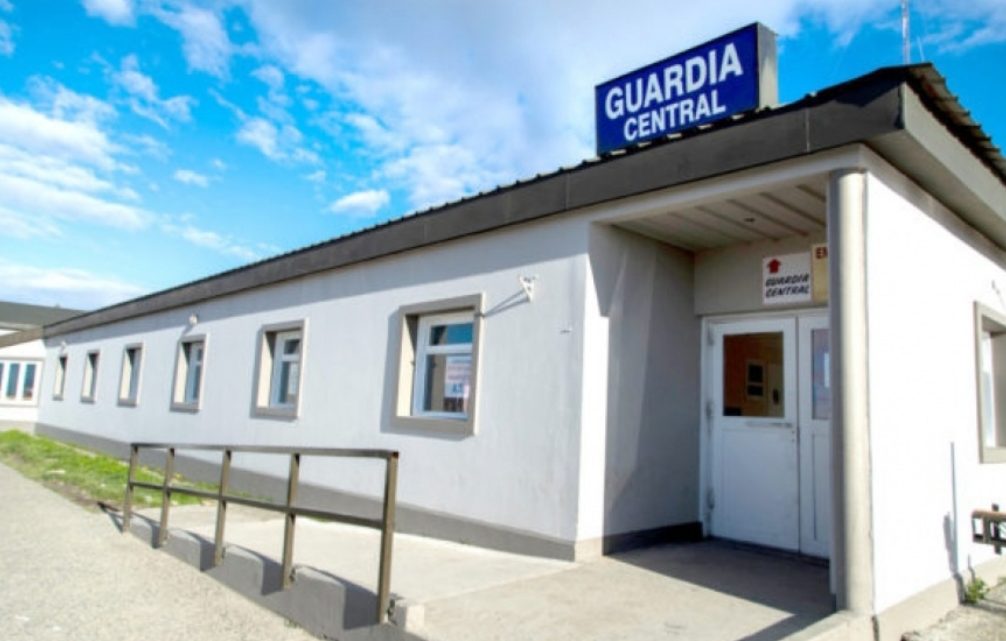 Ahora todos los convivientes de los vecinos con COVID son considerados «positivos»