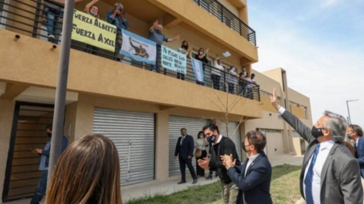 Fernández: «Encontré 11 mil viviendas sin terminar al asumir»