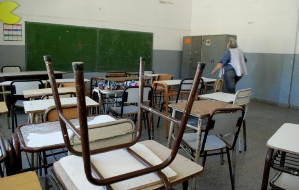 Los alumnos del último año de secundaria podrán terminar las clases en abril de 2021