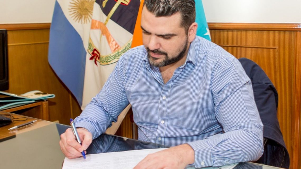 LA MUNICIPALIDAD DE USHUAIA HOMENAJEARÁ A LOS VECINOS Y VECINAS DESTACADOS EN LA LUCHA CONTRA EL COVID19 LA MUNICIPALIDAD DE USHUAIA HOMENAJEARÁ A LOS VECINOS Y VECINAS DESTACADOS EN LA LUCHA CONTRA EL COVID19