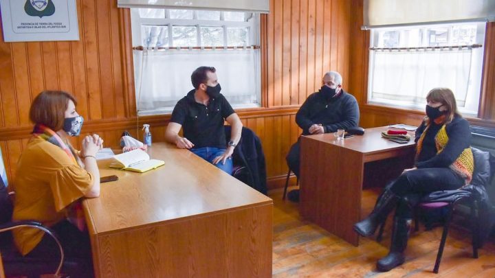 LA MUNICIPALIDAD PLANIFICA LA CAMPAÑA DE CONTROLES DE SALUD PARA MUJERES DE USHUAIA