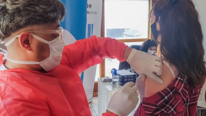 YA SE VACUNÓ CONTRA LA GRIPE A 300 TRABAJADORES DE LA CIUDAD DE USHUAIA