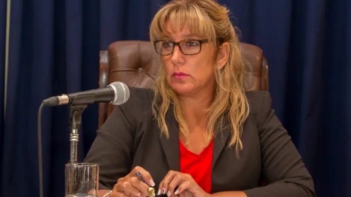 Según Myriam Martínez, dentro del presupuesto habría más de 1500 cargos políticos más para el 2021