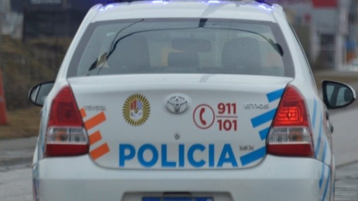 Allanamiento y operario demorado por robar celulares en la fabrica