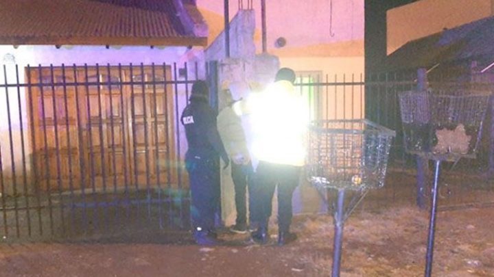 Vehiculo incautado y dos detenidos