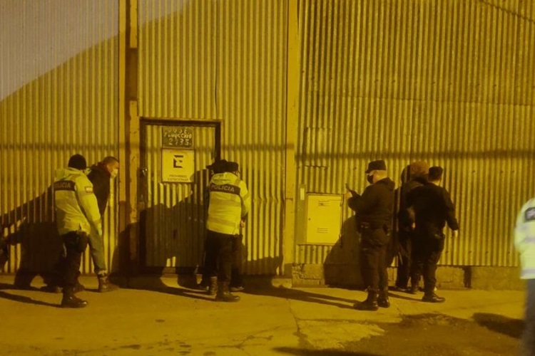 Tres detenidos al huir cuando la Policia, intento identificarlos Tres detenidos al huir cuando la Policia, intento identificarlos