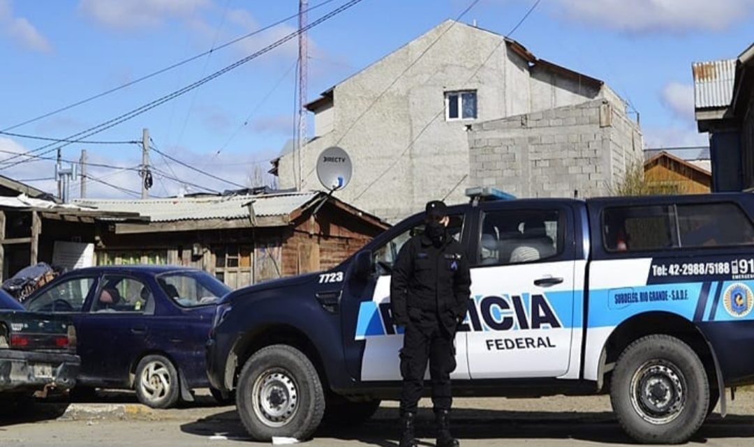 Allanamiento de la Policia Federal por una causa por pornografia infantil