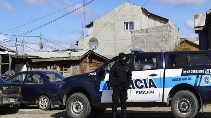 Allanamiento de la Policia Federal por una causa por pornografia infantil