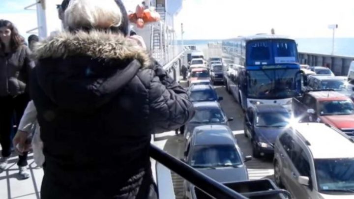 El precio del cruce de barcaza pasó de $1800 a $3200