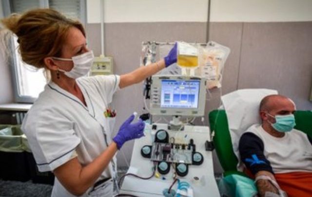 Coronavirus: un estudio puso en duda el uso del plasma para los pacientes graves