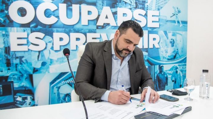 Delegación en Ushuaia: Vuoto firmó un convenio con el INADI