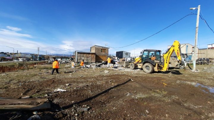 LA MUNICIPALIDAD DE USHUAIA INICIÓ LA REMEDIACIÓN AMBIENTAL DEL BARRIO COLOMBO