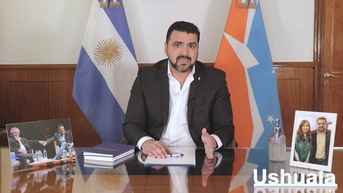WALTER VUOTO: “ESTAMOS VIVIENDO LA PEOR CRISIS DE NUESTRA HISTORIA, PERO SOMOS USHUAIA Y VAMOS A VOLVER A LEVANTARNOS” WALTER VUOTO: “ESTAMOS VIVIENDO LA PEOR CRISIS DE NUESTRA HISTORIA, PERO SOMOS USHUAIA Y VAMOS A VOLVER A LEVANTARNOS”