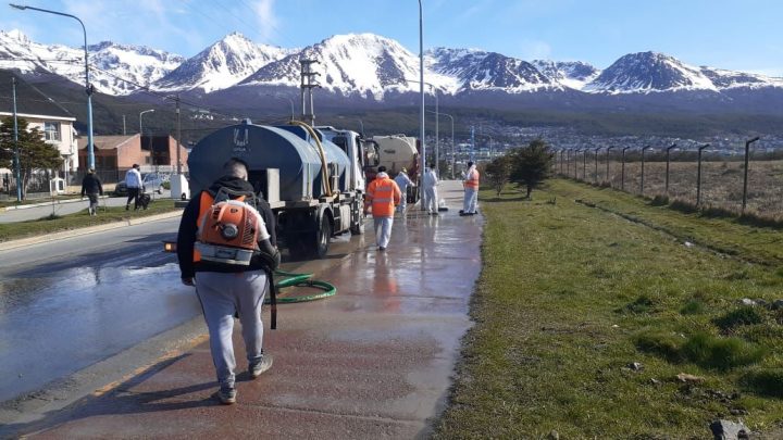 EL MUNICIPIO DE USHUAIA REALIZÓ UN INTENSO TRABAJO DE SANEAMIENTO Y DESINFECCIÓN EN LA CIUDAD