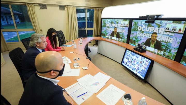 ALBERTO FERNÁNDEZ Y WADO DE PEDRO JUNTO A VUOTO, LANZARON EL PROGRAMA “MUNICIPIOS DE PIE”