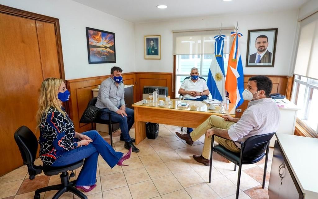 LA MUNICIPALIDAD DE USHUAIA COORDINÓ ACCIONES CON PROVINCIA PARA EL TRABAJO CONJUNTO CON LA POLICÍA PROVINCIAL LA MUNICIPALIDAD DE USHUAIA COORDINÓ ACCIONES CON PROVINCIA PARA EL TRABAJO CONJUNTO CON LA POLICÍA PROVINCIAL