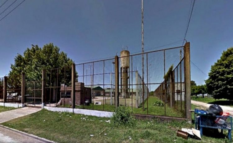Un preso se escapó luego de un partido de fútbol entre internos