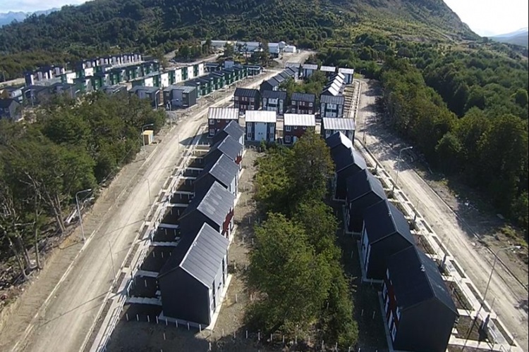Usurpo casa del IPV y para que se vaya le construiran una vivienda social en Ushuaia