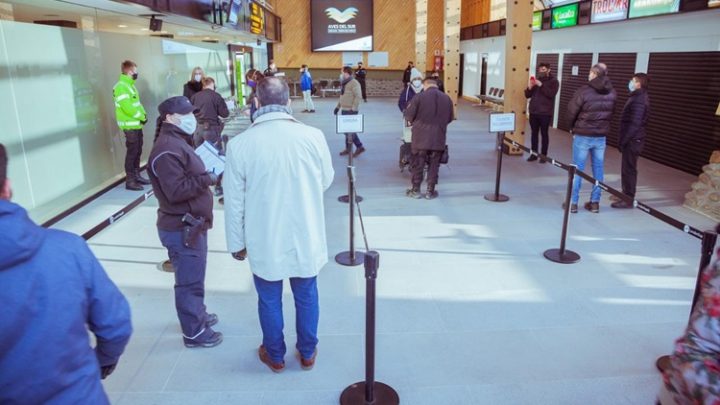 En Ushuaia pasajera positivo de Coronavirus intento abordar el vuelo a Buenos Aires