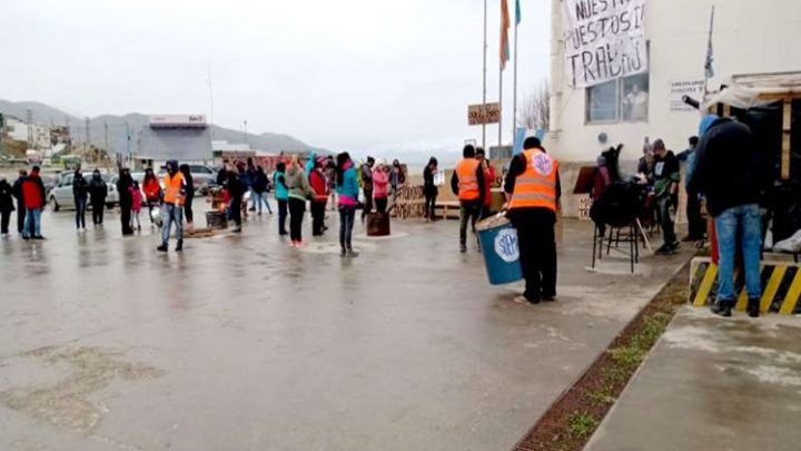 Sigue del reclamo de 57 trabajadores en Ambassador